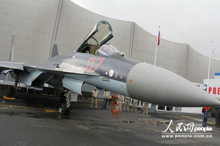 Парижский авиасалон Ле-бурже: российский истребитель Су-35