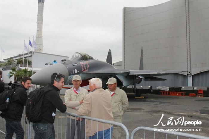 Парижский авиасалон Ле-бурже: российский истребитель Су-35