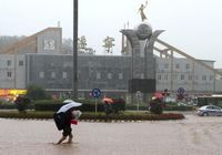 В результате наводнений и оползней в Юго-Западном Китае 2 человека погибли, 5 пропали без вести