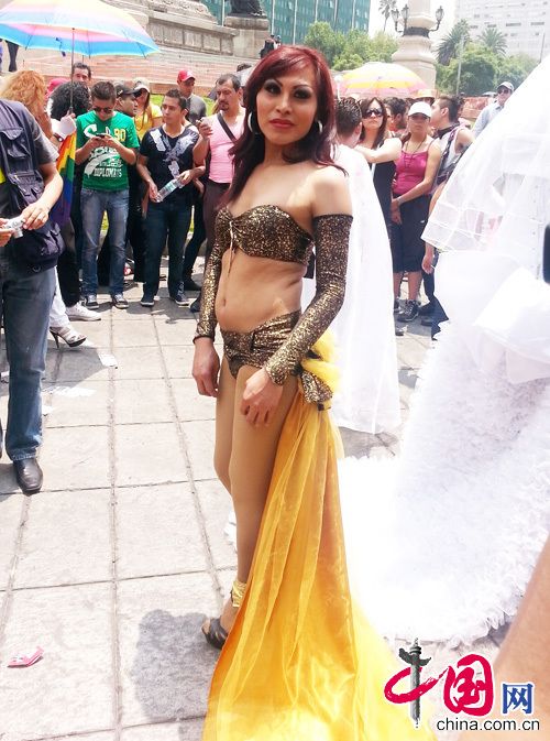 Гей-парад в Мехико собрал более 80 тыс. участников 