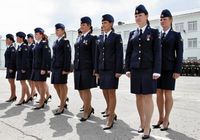 Первый выпуск женщин-офицеров РВВДКУ 