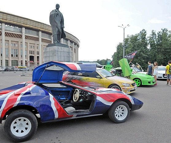 Уникальные автомобили на шоу «Автоэкзотика-2013» 