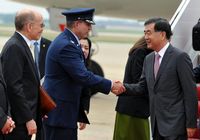Китайская делегация прибыла в США для участия в 5-м китайско-американском стратегическом и экономическом диалоге