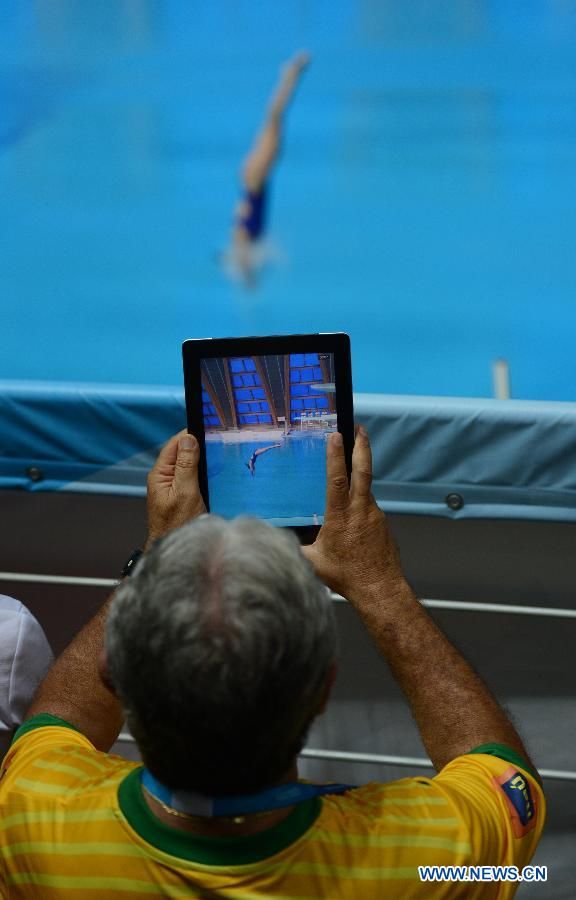 Китаянка Чжэн Шуансюэ завоевала &apos;золото&apos; в прыжках в воду с трехметрового трамплина на Универсиаде в Казани