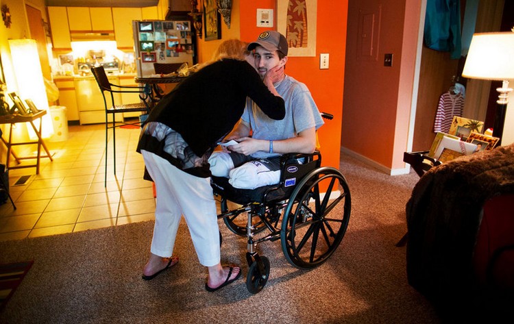 Жертва взрывов на бостонском марафоне Джефф Бауман: жизнь после взрывов