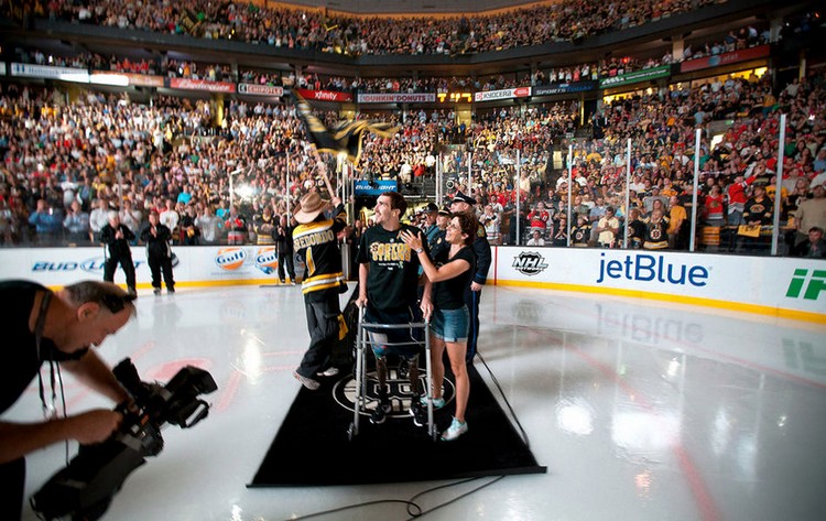 Жертва взрывов на бостонском марафоне Джефф Бауман: жизнь после взрывов