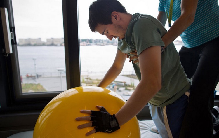 Жертва взрывов на бостонском марафоне Джефф Бауман: жизнь после взрывов