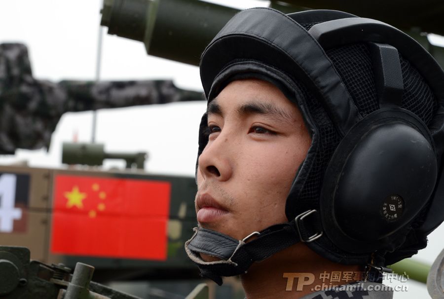 Китайские солдаты, участвующие в военных учениях «Мирная мисся-2013»