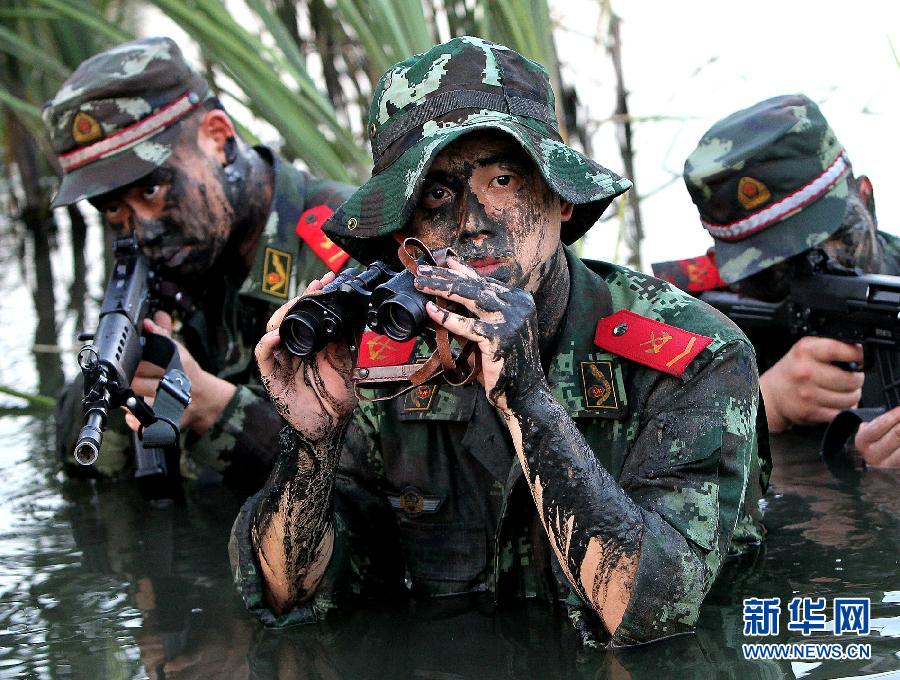 31 июля солдаты из бригады Чжучжоу военной полиции провинции Хунань провели тренировки. 