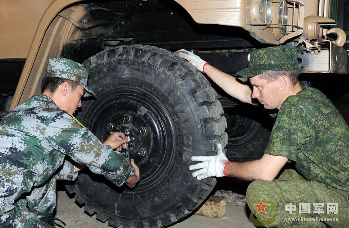 Мирная миссия-2013: в лагере есть ванная и буфет