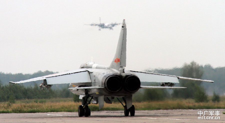 Боевая группа ВВС Китая впервые организовала разведку и отработку практических действий войск на мишенном поле в рамках китайско-российских совместных военных учений