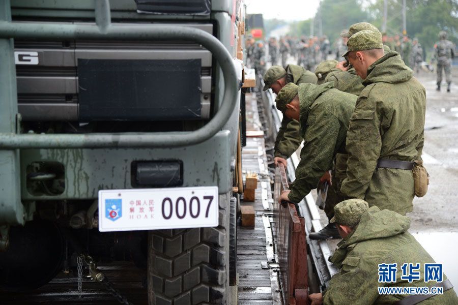 Фото: тяжелое оборудование отправляется в Россию