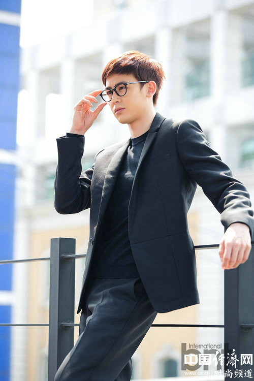 Nichkhun и Ok TaecYeon: неопубликованные фото рекламы Look Optical