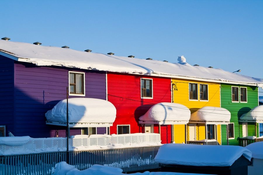 Разноцветные дома разных уголков мира