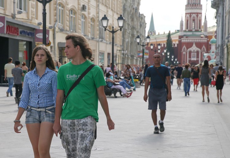 Открытие пешеходной зоны на Никольской улице в Москве