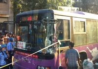 При ограблении автобуса в Аньяне провинции Хэнань 2 человека были убиты, 13 ранены