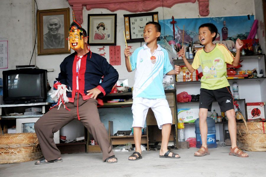 Танцы Нуо - сокровище народности Маонань