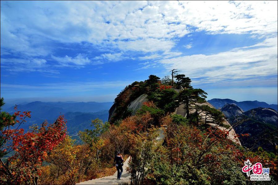 Очаровательные горы Тяньчжушань осенью