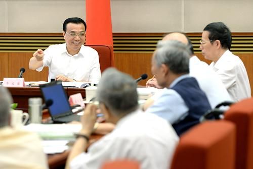 Ли Кэцян призвал приложить усилия для преодоления вызовов в процессе урбанизации