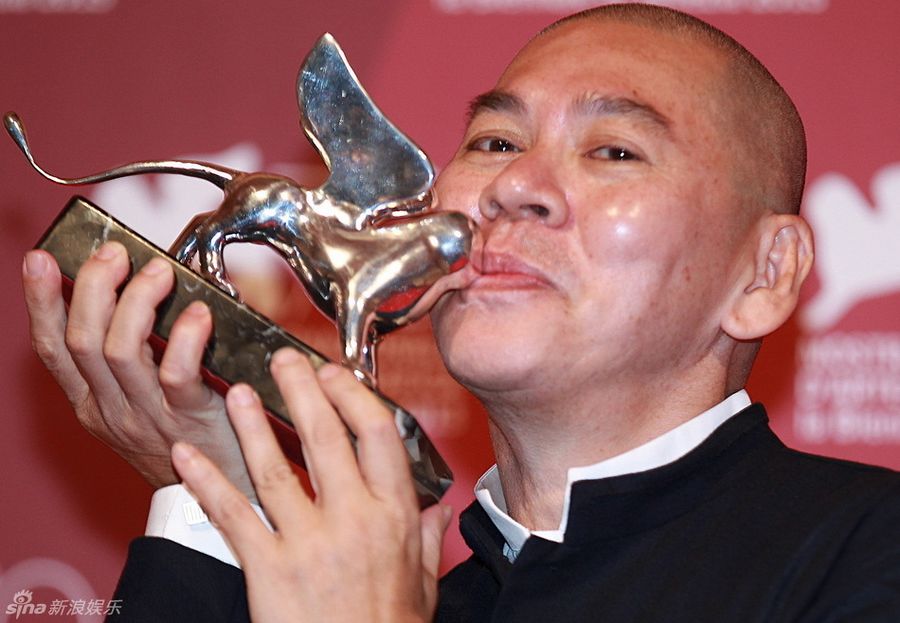 На 70-м Венецианском кинофестивале картина тайваньского режиссера Цай Минляна 'Бродячие псы' получила Гран-при жюри
