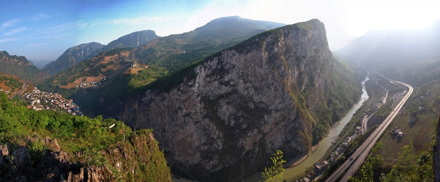 Естественные ландшафты провинции Юньнань: Горы