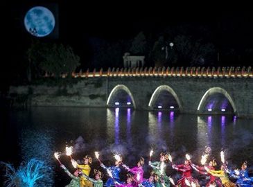 Романтические места для любования луной в праздник Середины осени (Чжунцю) в 2013 году(луна+Китай,луна+Чжунгован)