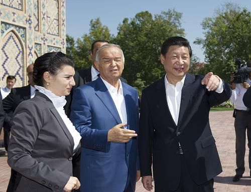 Си Цзиньпин посетил достопримечательности Узбекистана