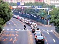 В Пекине вводится в эксплуатацию специальная дорожная полоса для автомобилей в часы пик