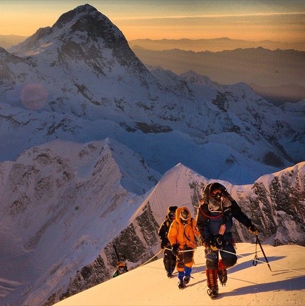 Десять потрясающих фотографий альпинистов