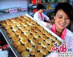 Лунные пряники из овощей пользуются популярностью в провинции Шандунь(луна+Китай, луна+Чжунгован) 