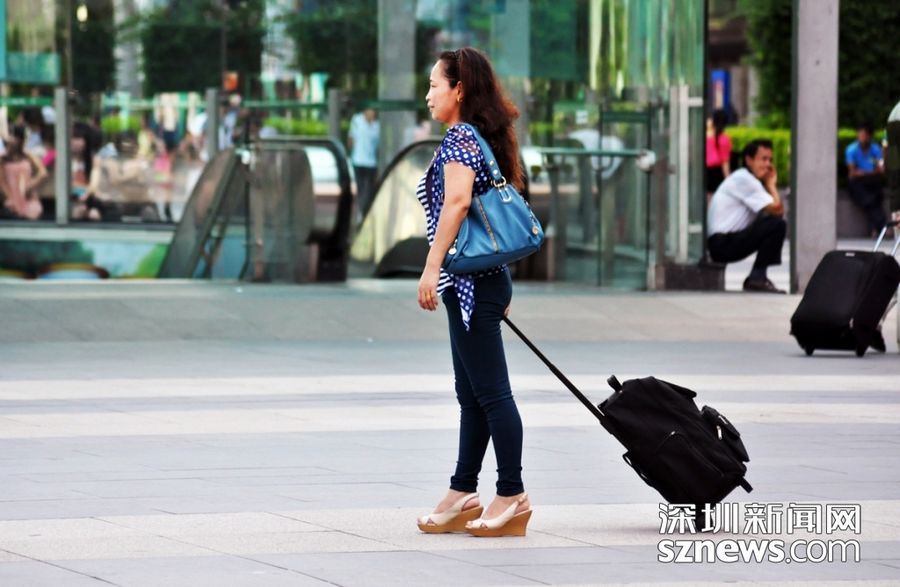 Шэньчжэнь: Люди на северном железнодорожном вокзале