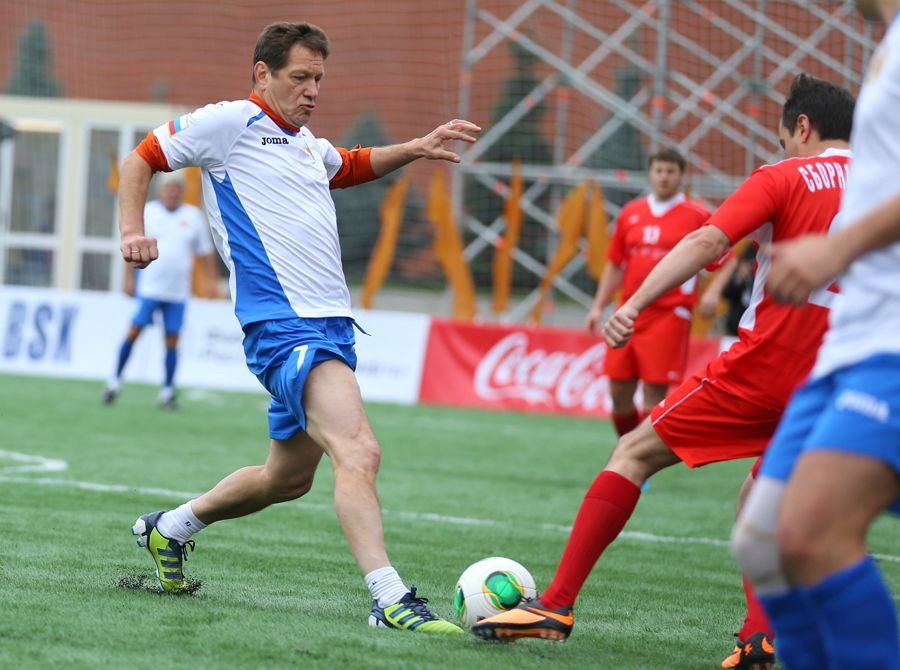 Гала-матч по футболу между сборной российского парламента со «сборной мира» на Красной площади