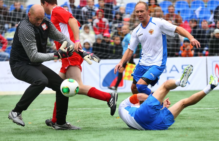 Гала-матч по футболу между сборной российского парламента со «сборной мира» на Красной площади