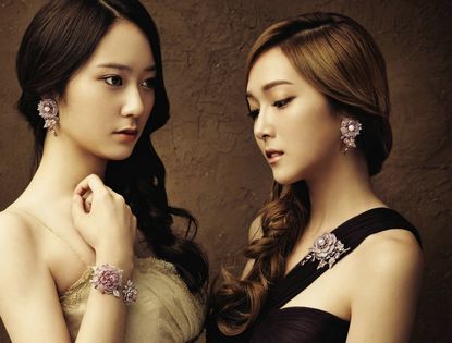 Jung sisters в рекламе ювелирных украшений