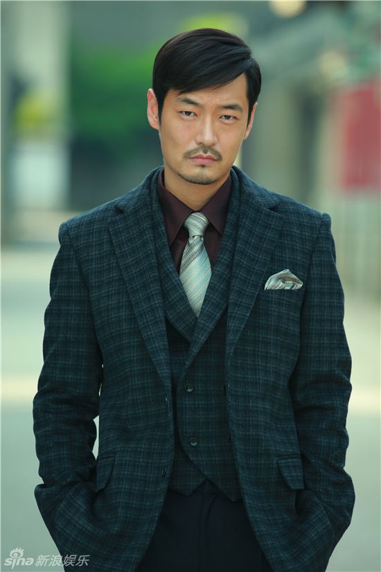 Фото: актеры и герои телесириала «Момент в Пекине»