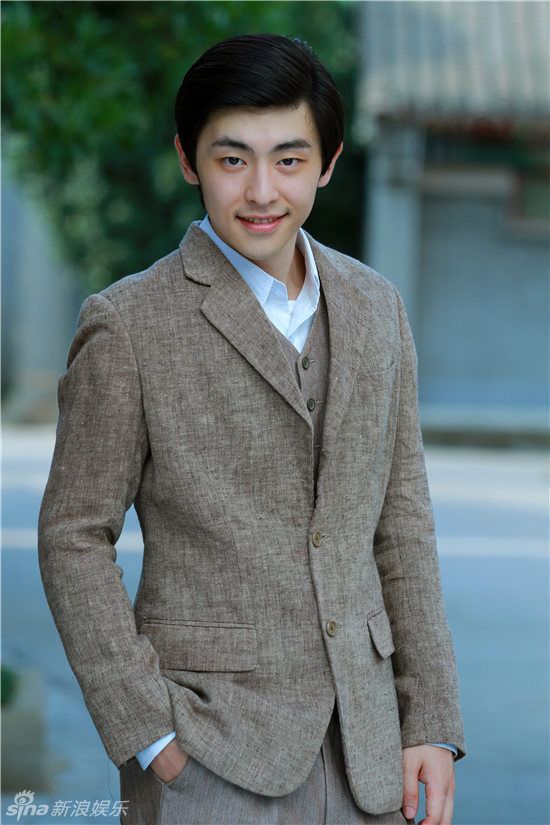 Фото: актеры и герои телесириала «Момент в Пекине»