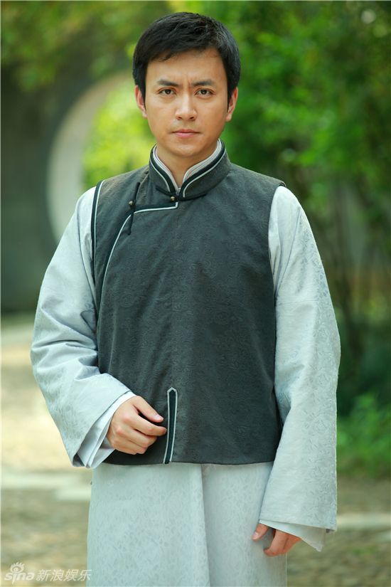 Фото: актеры и герои телесириала «Момент в Пекине»