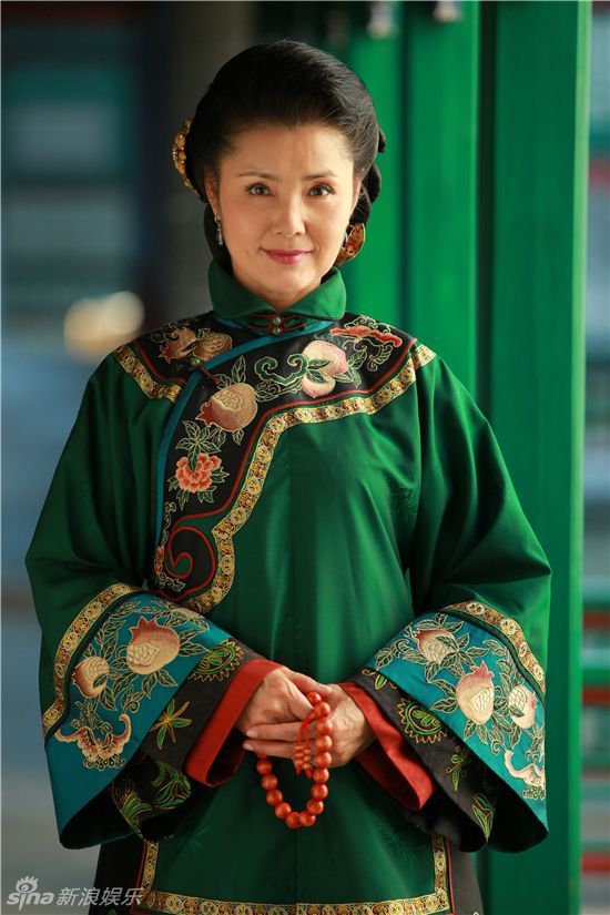 Фото: актеры и герои телесириала «Момент в Пекине»