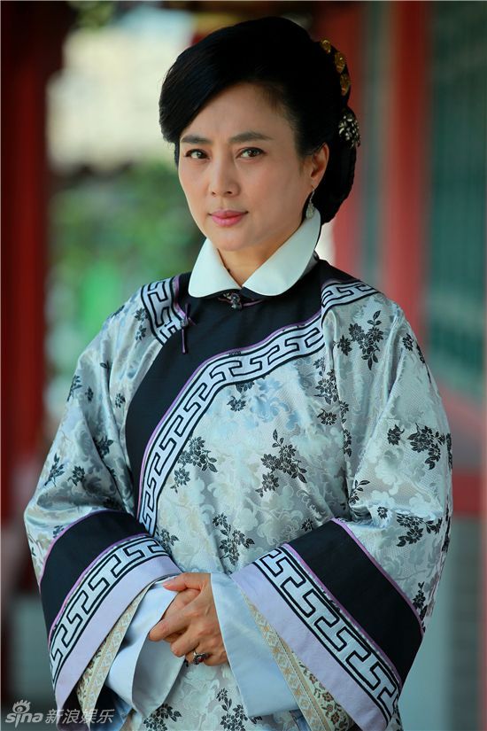 Фото: актеры и герои телесириала «Момент в Пекине»