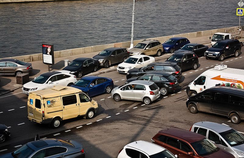 Однако если вы поедете в Москву, вы возможно так не подумаете. В апреле текущего года Москва была выбрана, как город с самым заблокированным движением. 