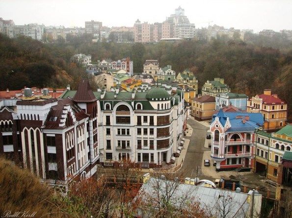 Экономическая депрессия превращает квартал элитной недвижимости Украины в город-призрак