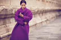 Артистка Ли Бинбин демонстрирует модные зимние пальто