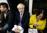 Мэр Лондона испытал пекинское метро 