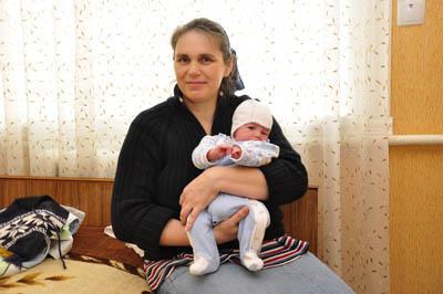 Жительница Черновицкой области Украины Леонора Намени родила 21-го ребенка, став обладательницей звания «самой многодетной матери Украины».