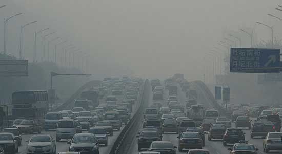 В китайской столице в дни сильного загрязнения воздуха будет введено дополнительное ограничение проезда транспортных средств по автотрассам