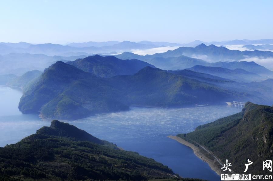Самое красивое озеро на северо-востоке Китая – озеро Хуаньлунху