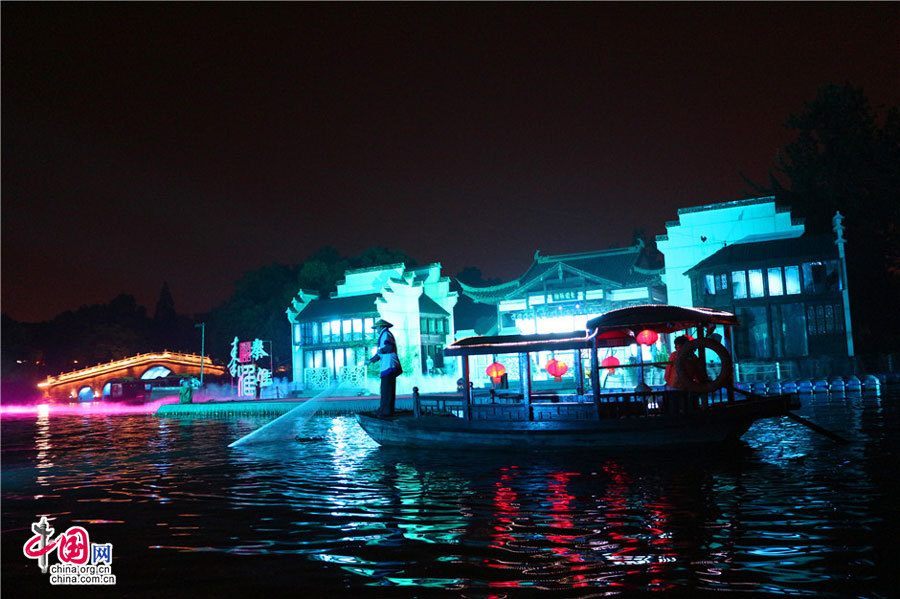 Чарующие ночные пейзажи реки Циньхуайхэ в Нанкине