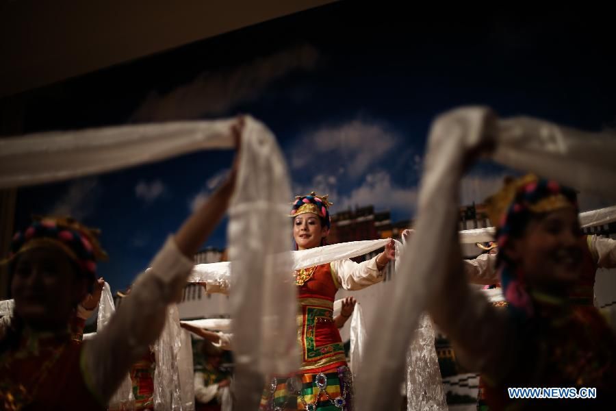 В Берлине открылась неделя культуры китайского Тибета, Юй Чжэншэн прислал поздравительную телеграмму