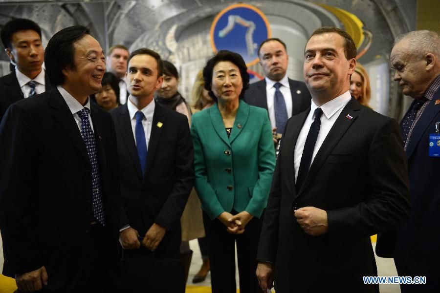 Премьер-министр РФ Д. Медведев завершил визит в Китай и отбыл на родину