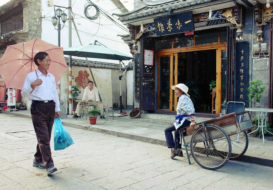 Старый город был основан очень давно, его окружает крепость, где сохранилась вся красота и след прошедших эпох.
